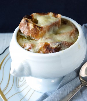 French Onion Soup (Soupe à l'Oignon Gratinée)