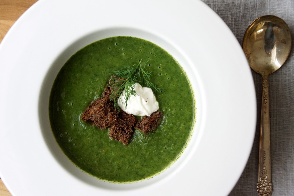 Spinach & Dill Soup with Pumpernickel Croutons 