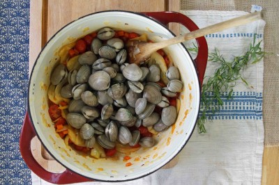 Clams with Fennel & Tomatoes