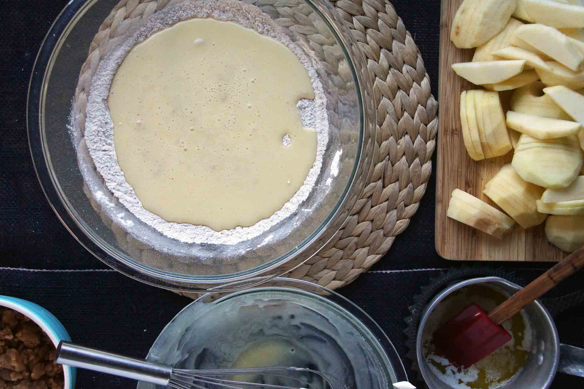 Sour Cream Apple Cake with Brown Sugar Crumble strawberryplum