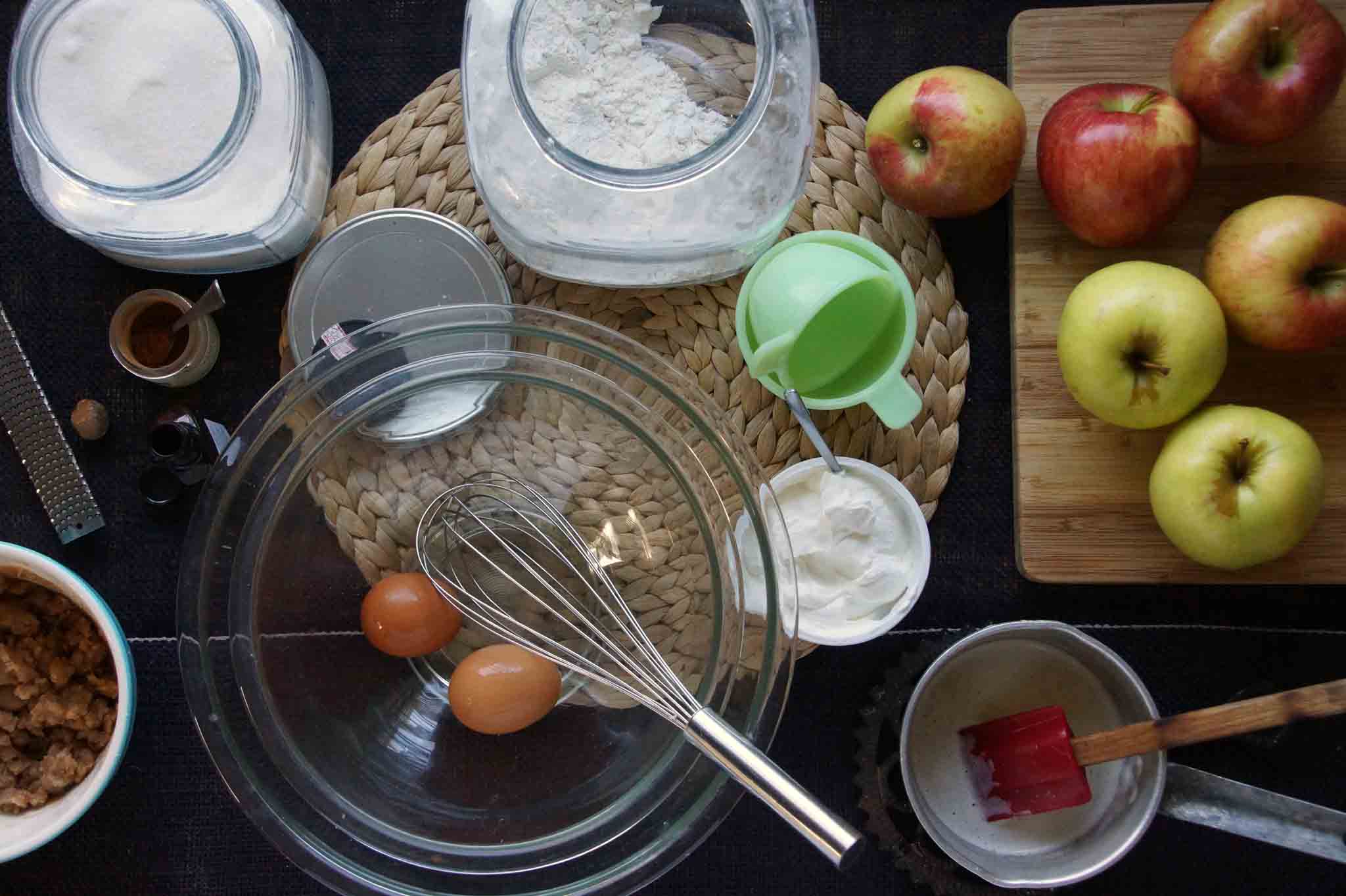 Sour Cream Apple Cake with Brown Sugar Crumble strawberryplum