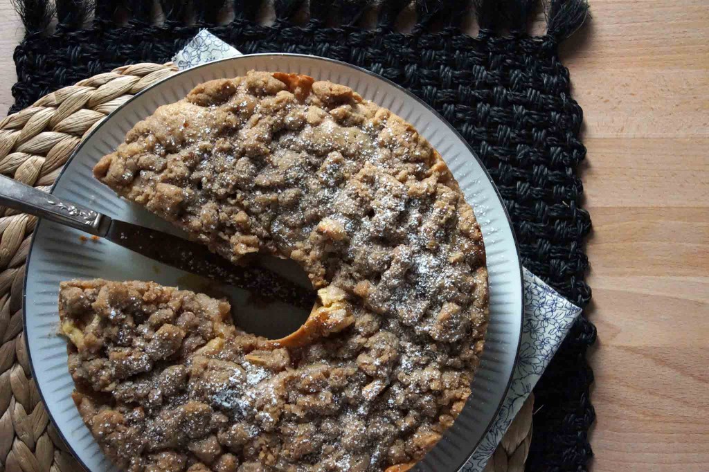 Spiced Apple Cake with Brown Sugar Crumble