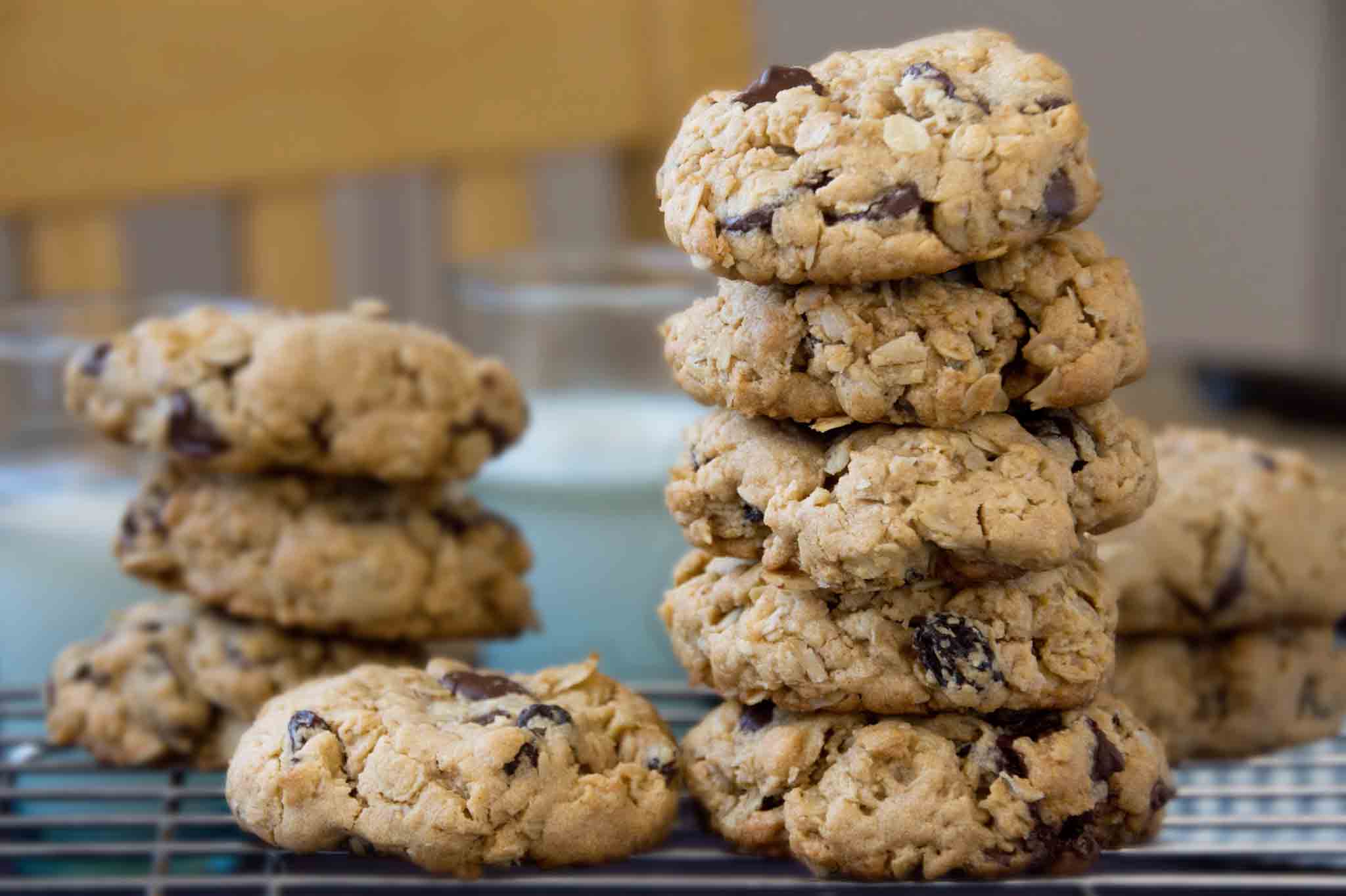 Peanut ButterChocolate Chip OatmealRaisin Cookies strawberryplum