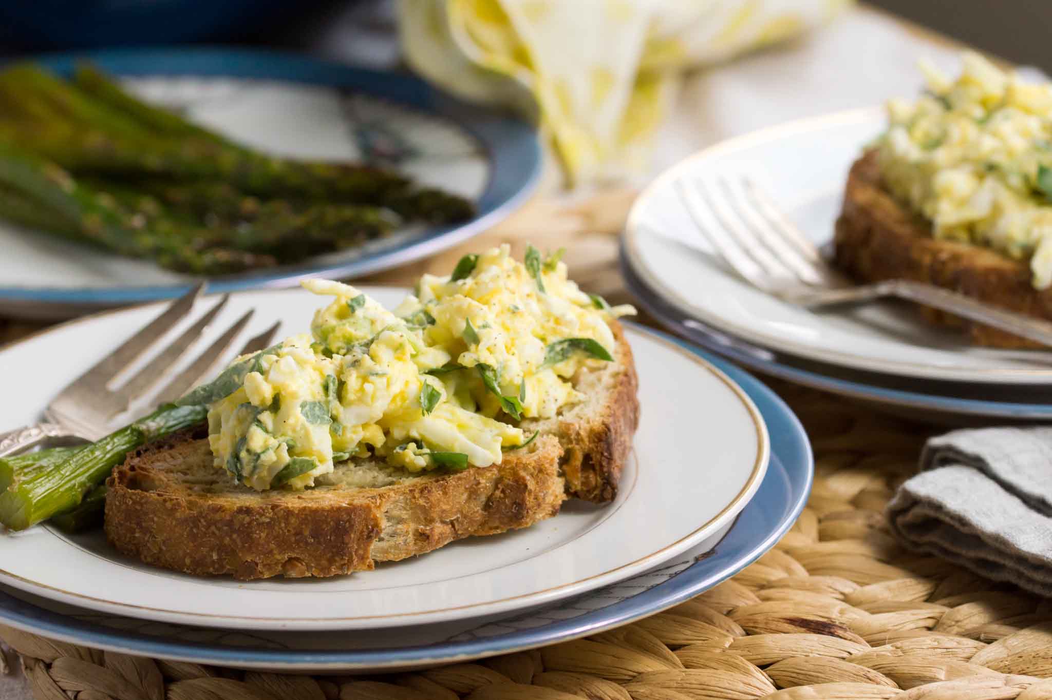 Tarragon, Scallion & Crème Fraîche Egg Salad strawberryplum
