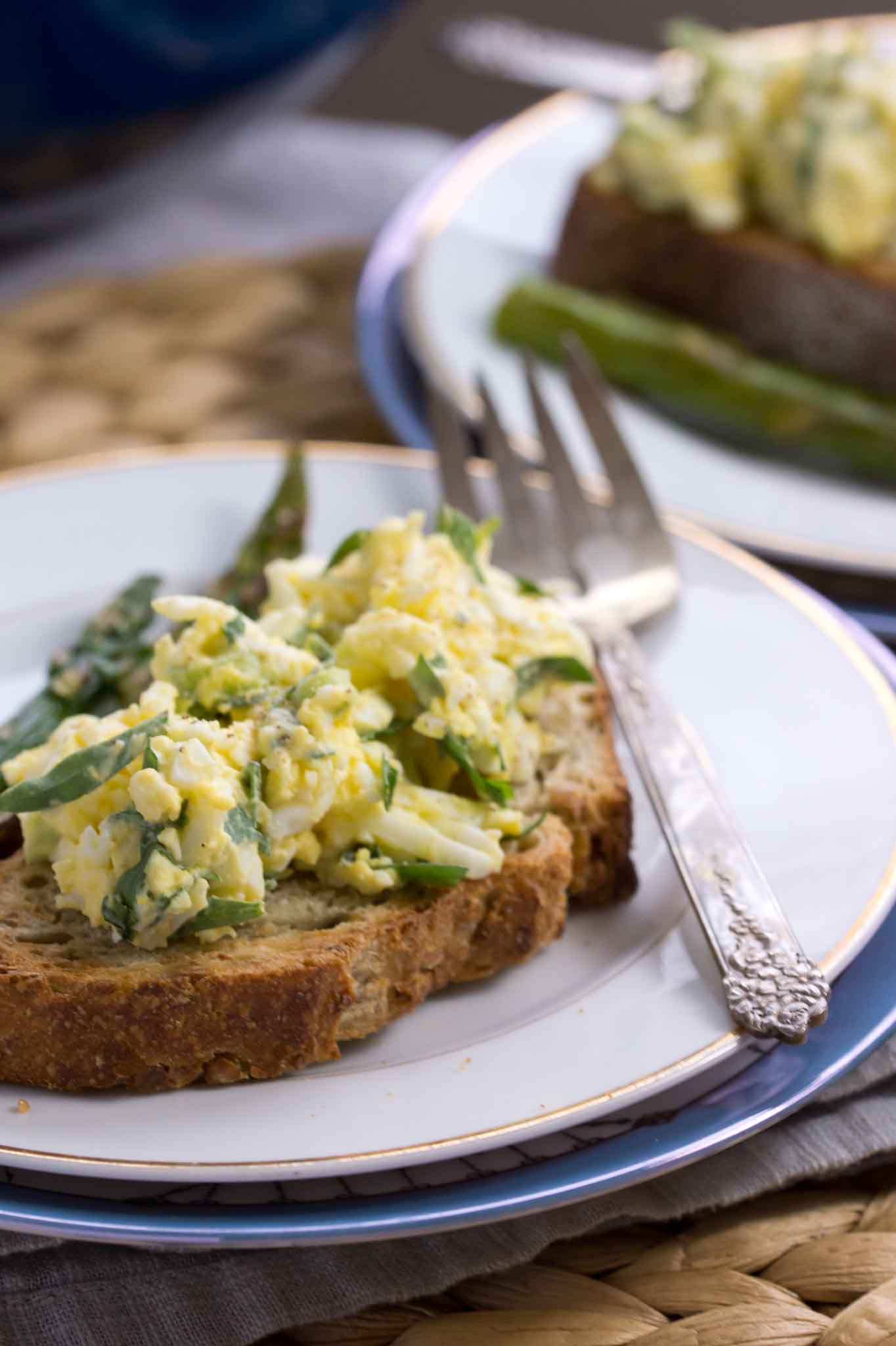 Tarragon, Scallion & Crème Fraîche Egg Salad strawberryplum