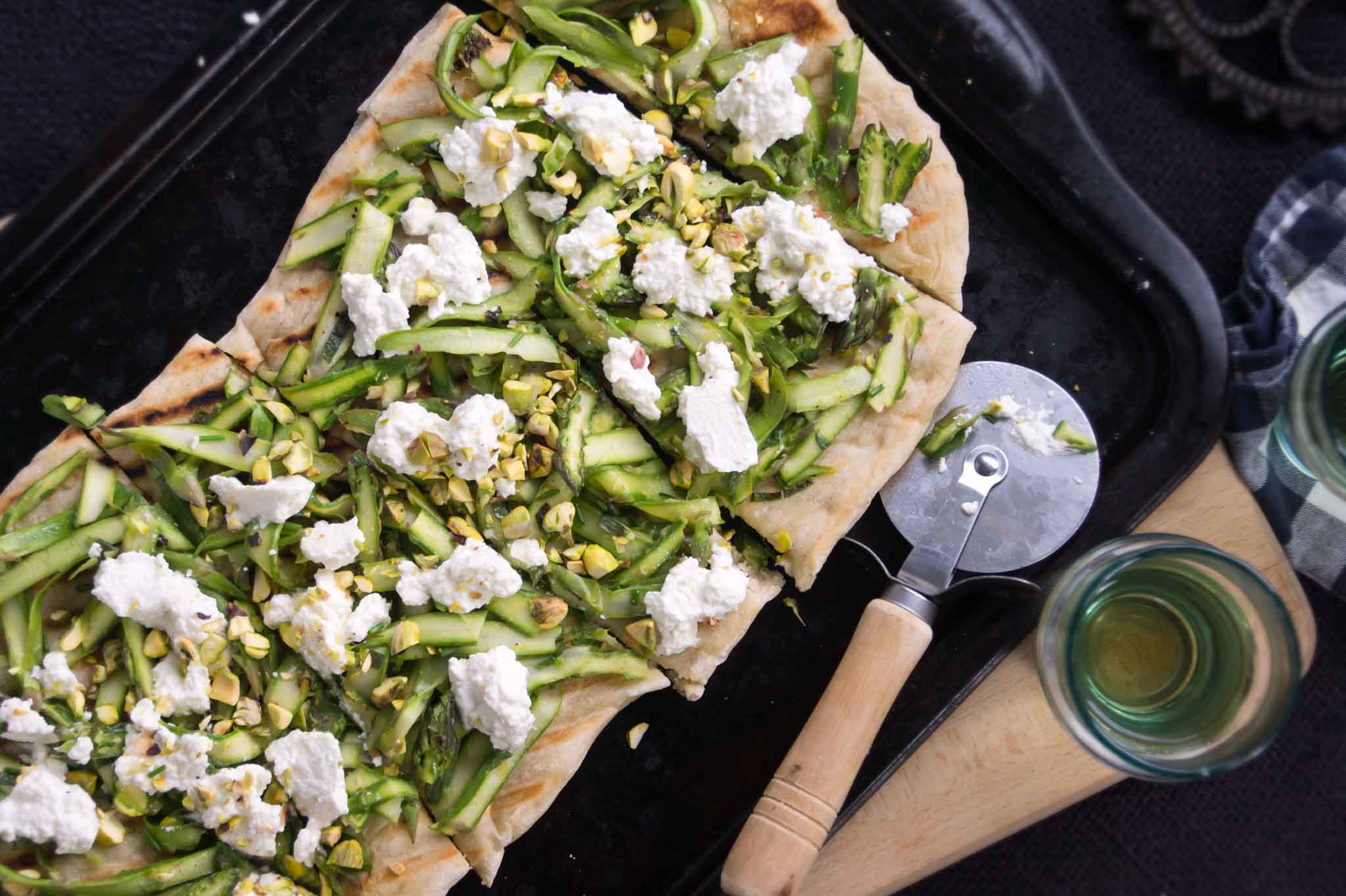 Asparagus & Fresh Ricotta Grilled Flatbread strawberryplum